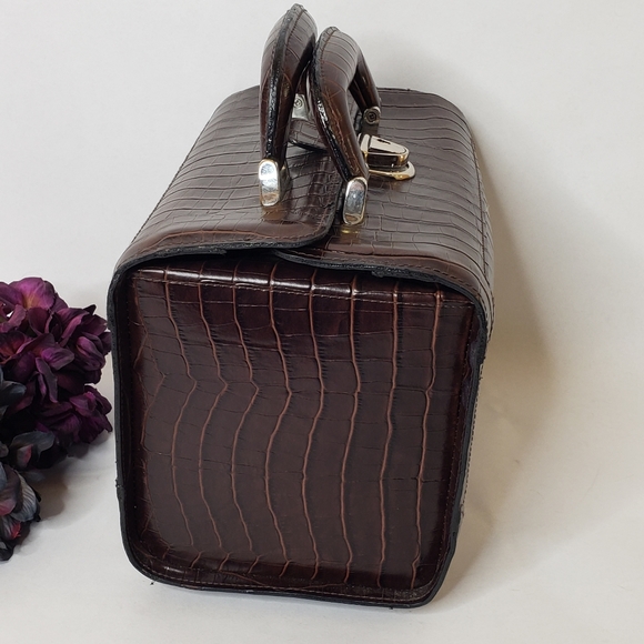 🎁SOLD BOBBI BROWN MAKEUP CASE-- FAUX CROC LEATHER - Picture 3 of 5